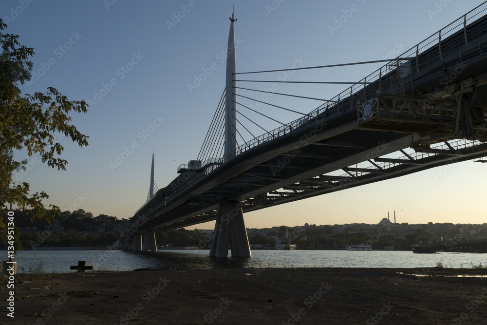 Fototapeta premium Subway Train Bridge on The Golden Horn Istanbul