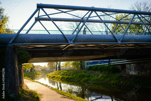 Fototapeta Naklejka Na Ścianę i Meble -  Small bridge in the city