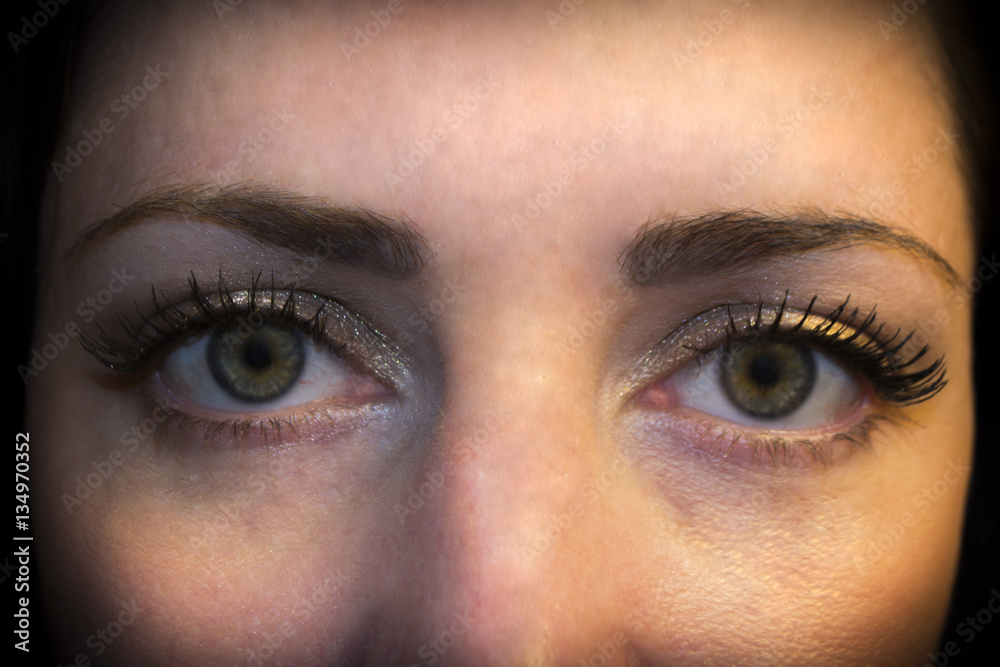 eyes close eyes close