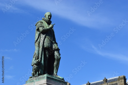 Statue in Den Haag