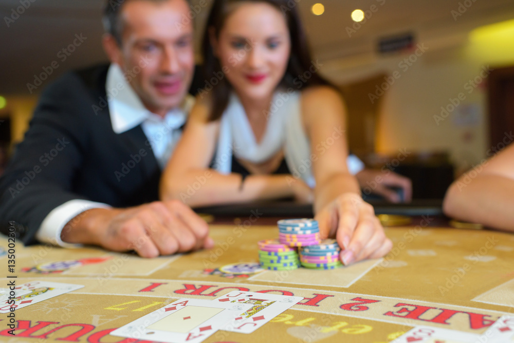 Fototapeta premium couple gambling