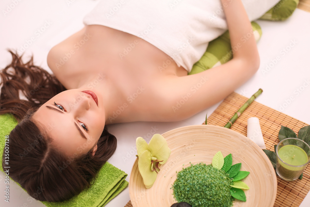 Obraz premium Woman under professional facial massage in beauty spa