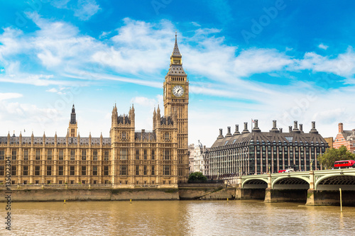 Big Ben, Parliament, Westminster bridge in London © Sergii Figurnyi