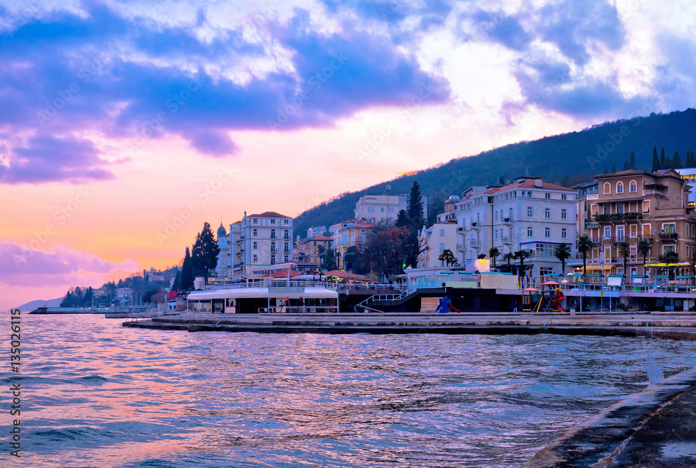 Obraz premium Town of Opatija waterfront sunset view
