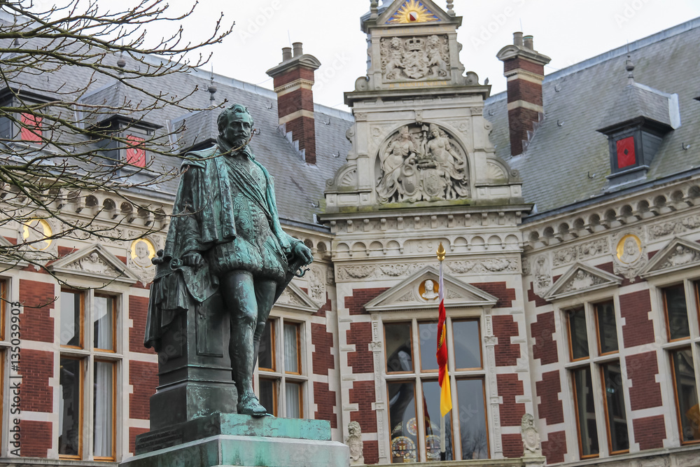 University Hall of Utrecht University and statue of Count (Graaf