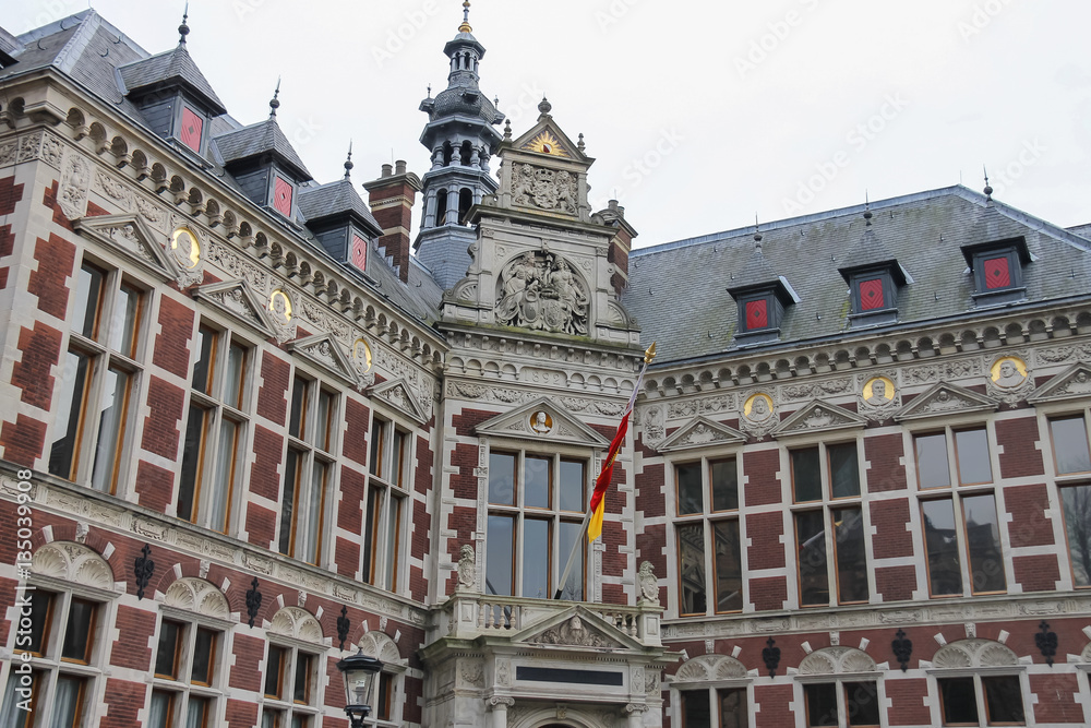 University Hall of Utrecht University and statue of Count (Graaf