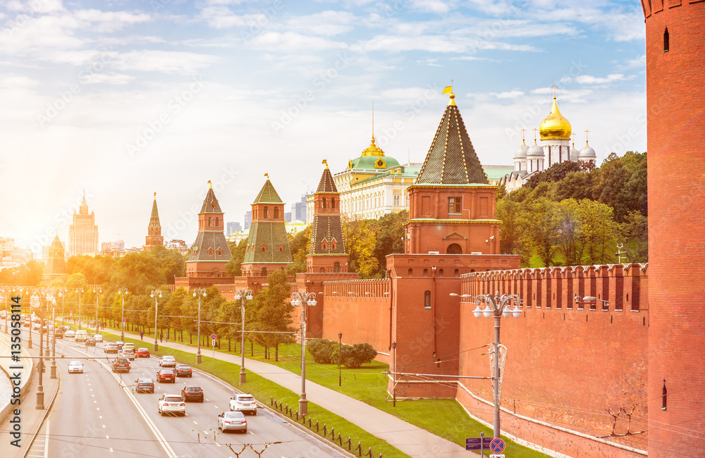 Obraz premium Kremlevskaya embankment in Moscow