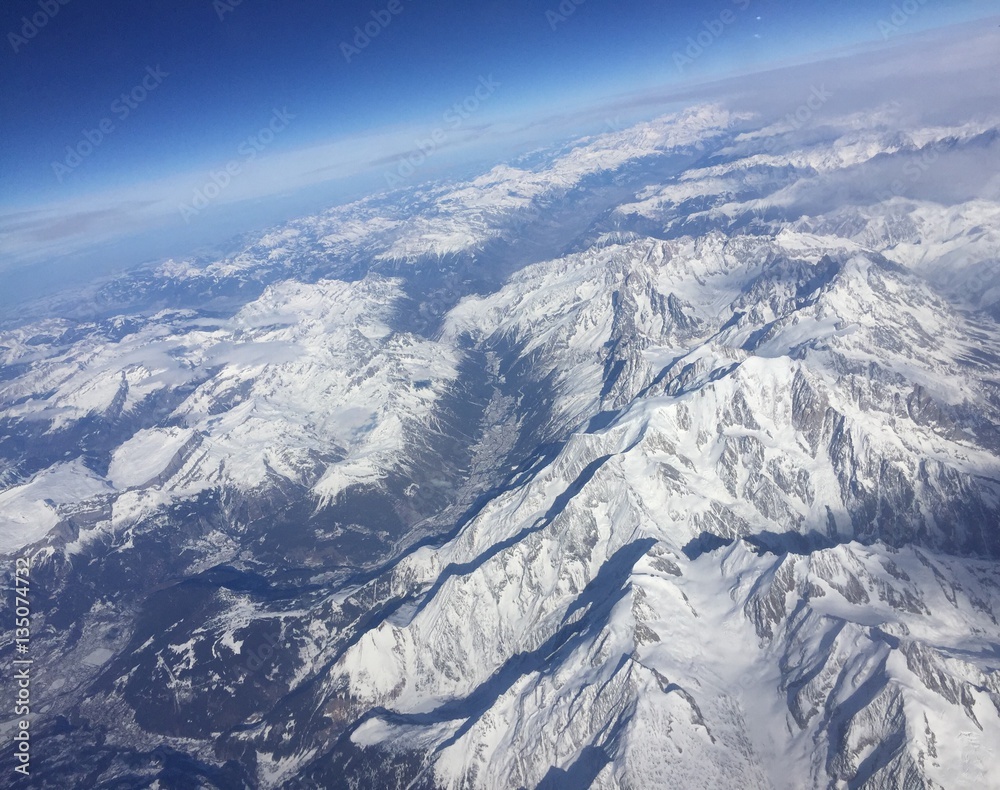  Vista aerea della Alpi innevate, Italia