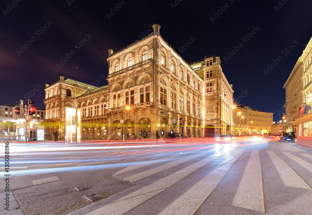 Naklejka premium Vienna state opera in the night. Austria.