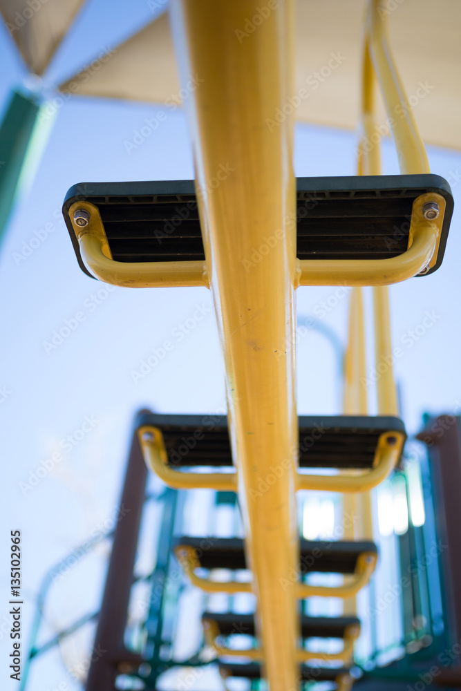 Steps-DOF-01-from below