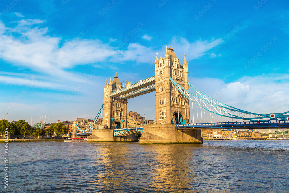 Obraz premium Tower Bridge in London
