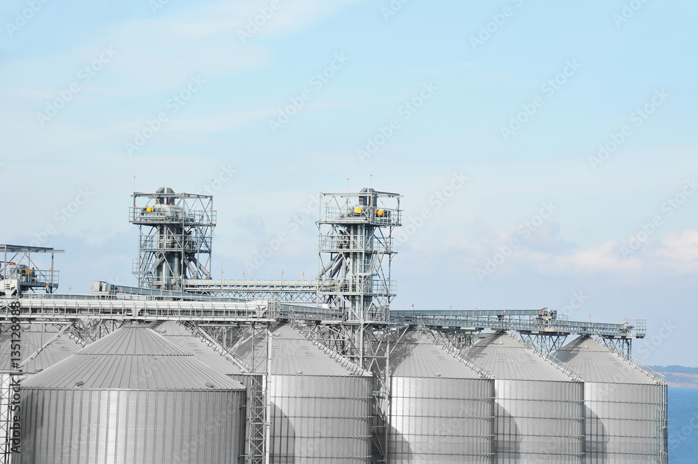 Obraz premium Port grain dryer
