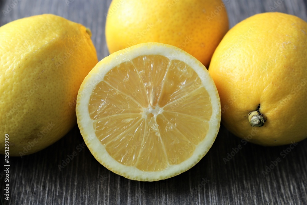 An Image of lemons