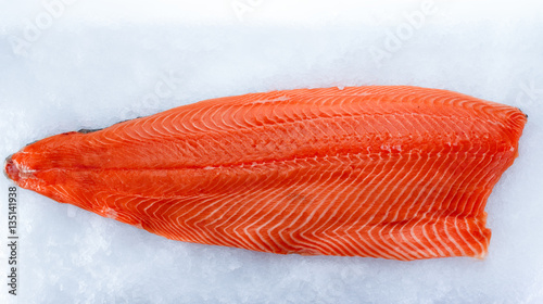 Canvas Print Fresh salmon fillet on ice