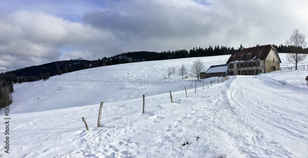 Obraz premium Vosges, Ferme auberge Le Haïcot avec vu sur le grand Brézouard