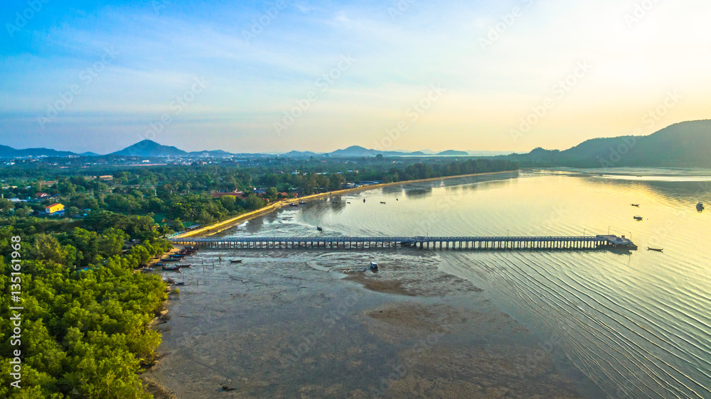 Obraz premium Palai pier close to Chalong pier