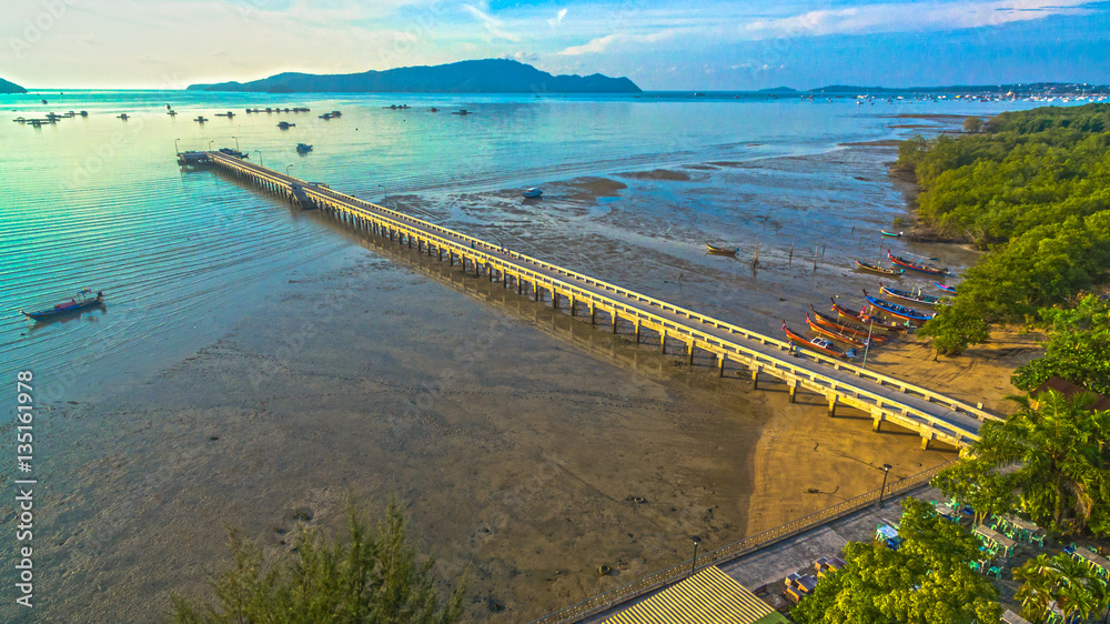 Obraz premium Palai pier close to Chalong pier