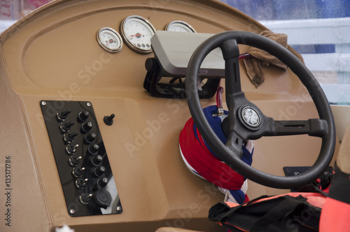 Steering wheel of speed boat