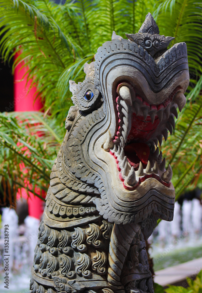 Fototapeta premium Dragón de Siam de piedra
