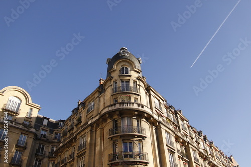 Immeuble ancien du quartier d'Auteuil à Paris © Atlantis