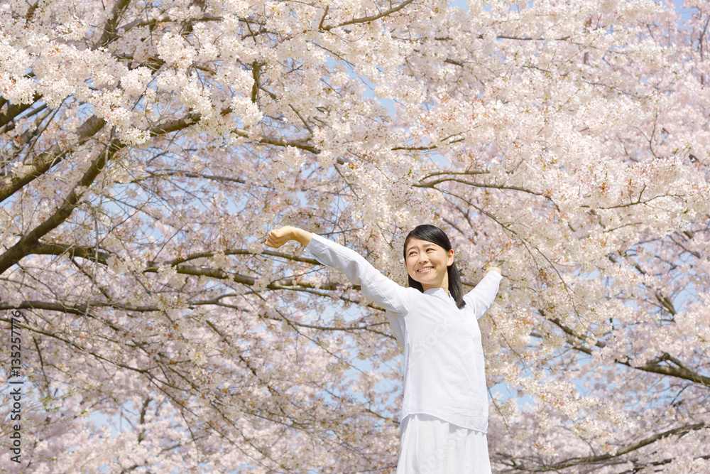 女性 桜 女性 桜