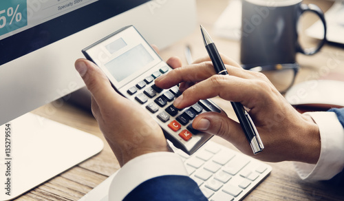 Fotografie Calculate Balance Financial Accounting profit Debt Concept