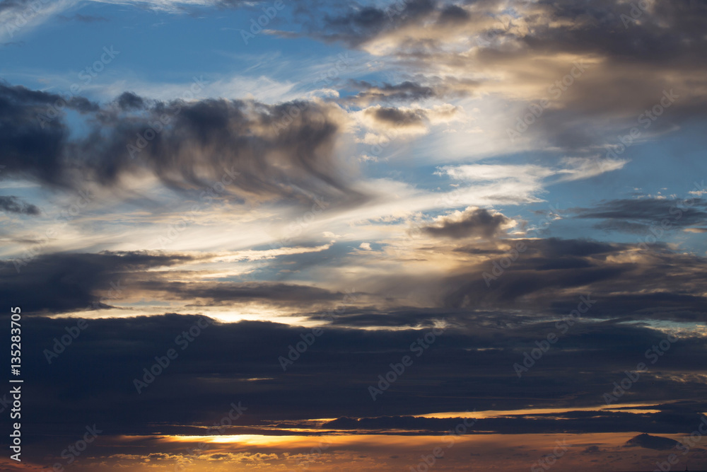 Fototapeta premium Dramatic evening sky with dark clouds