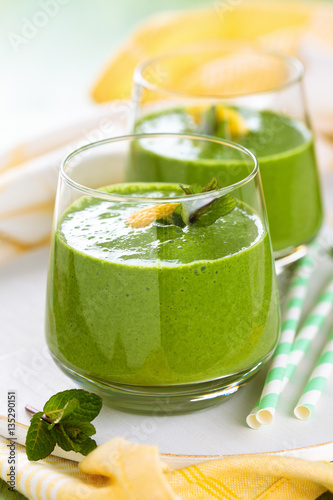 Spinach smoothie with mint.