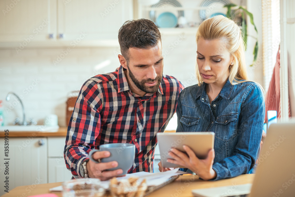 We manage our household budget like professionals We manage our household budget like professionals