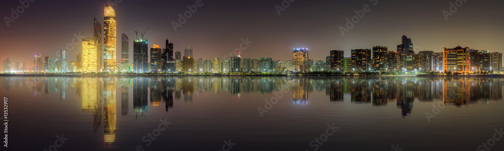 Fototapeta premium Abu Dhabi Skyline