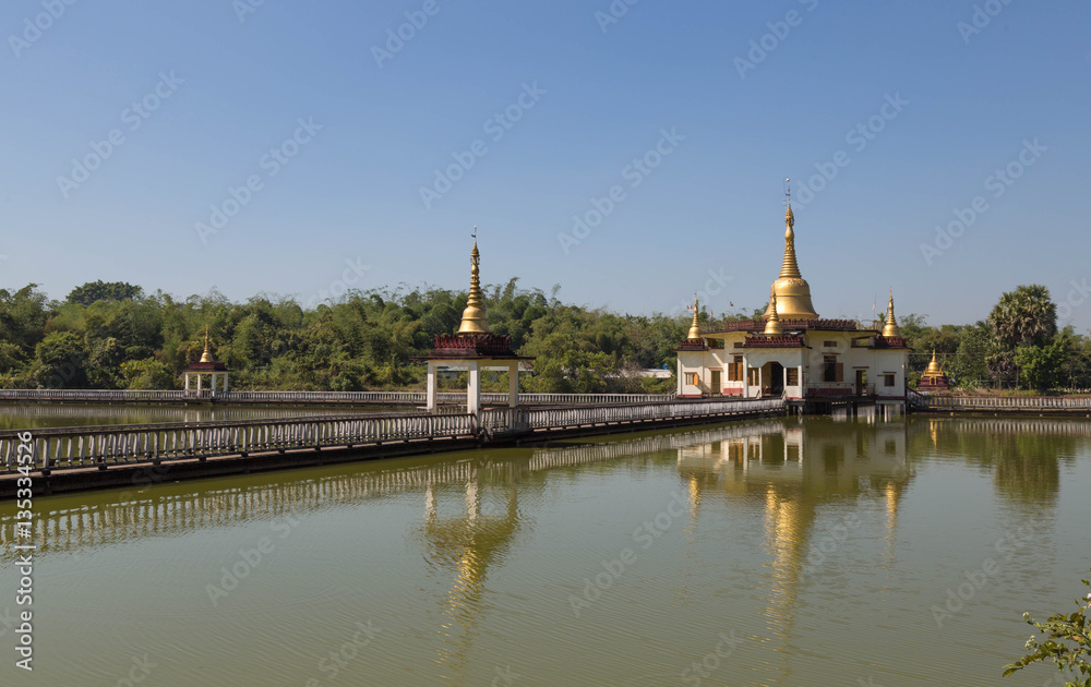 Fototapeta premium Swe pagoda in Twante, Myanmar