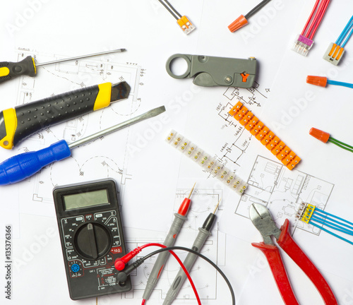 Job electrician in the concept