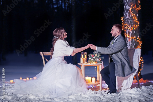 Beautiful winter wedding ou...