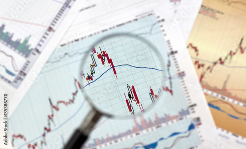 Candlestick graphs focus gap on forex chart