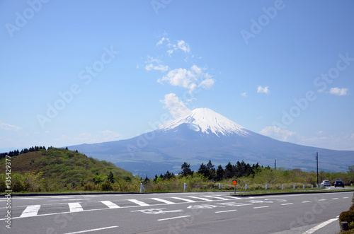 箱根スカイラインと富士山