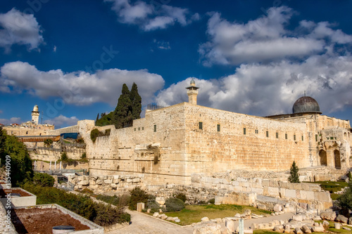 Around Jerusalem walls © Ron