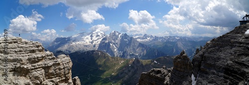 Traumhafte Panorama Aussicht auf Südtiroler Bergwelt und Marmolada photo