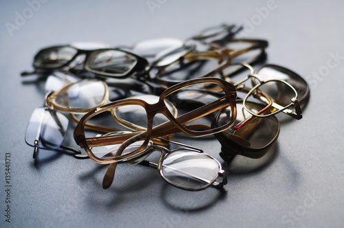 Bild auf Leinwand Old eyeglasses