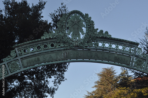Foto Sather Gate