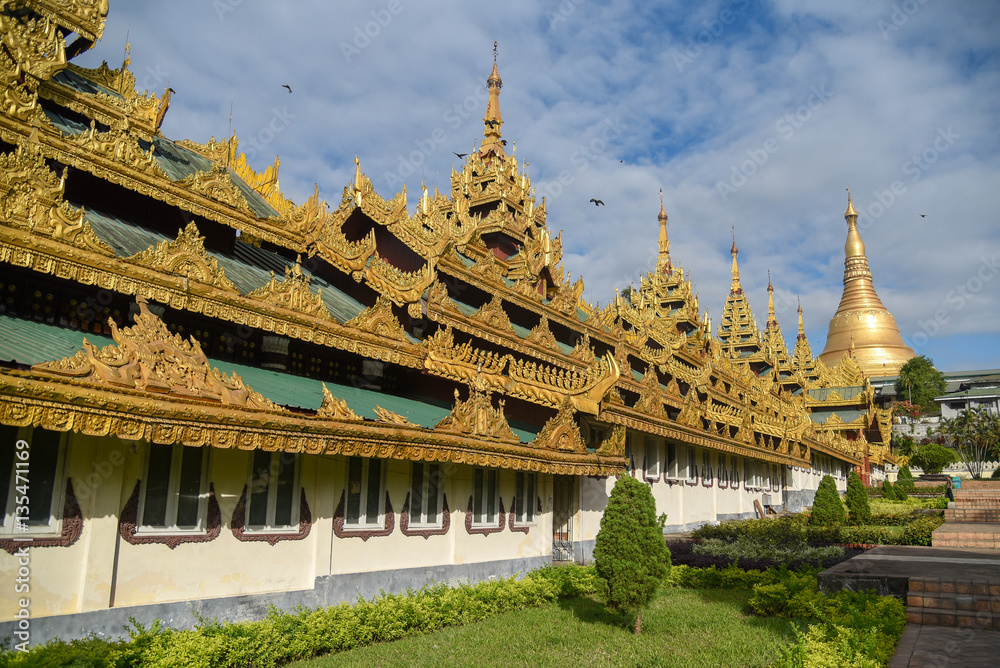 Burmese architecture and Shwedagon Pagoda, Yangon