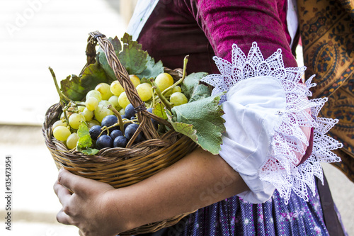 SELARGIUS, ITALIA - 2014 SETTEMBRE 14: Antico sposalizio selargino - Sardegna