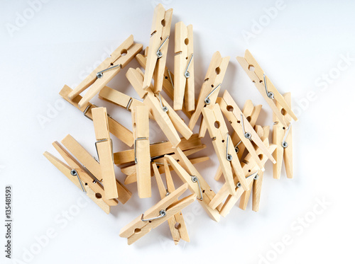 Wäscheklammer / viele Wäscheklammern aus Holz