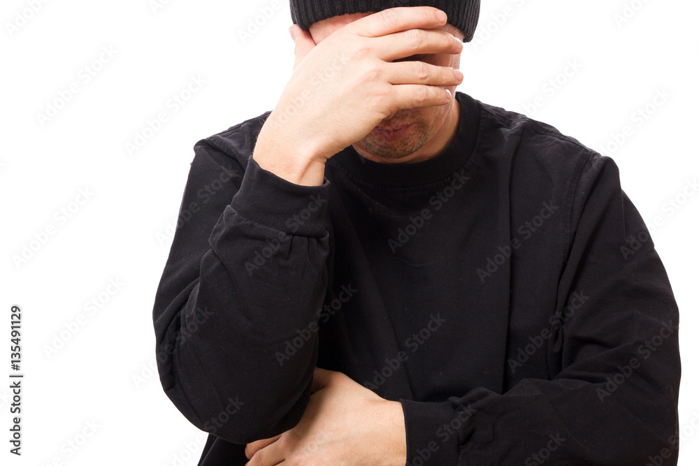 Einbrecher verdeckt sein Gesicht Einbrecher verdeckt sein Gesicht