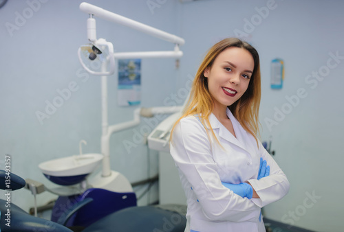 Fototapeta Naklejka Na Ścianę i Meble -  young woman dentist