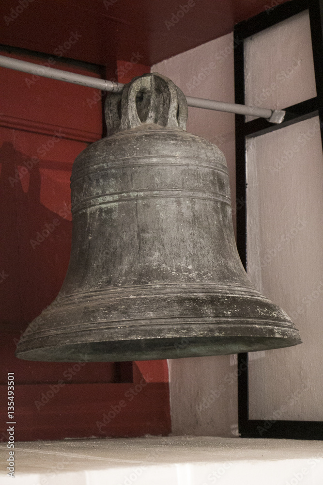 bell church ring chime