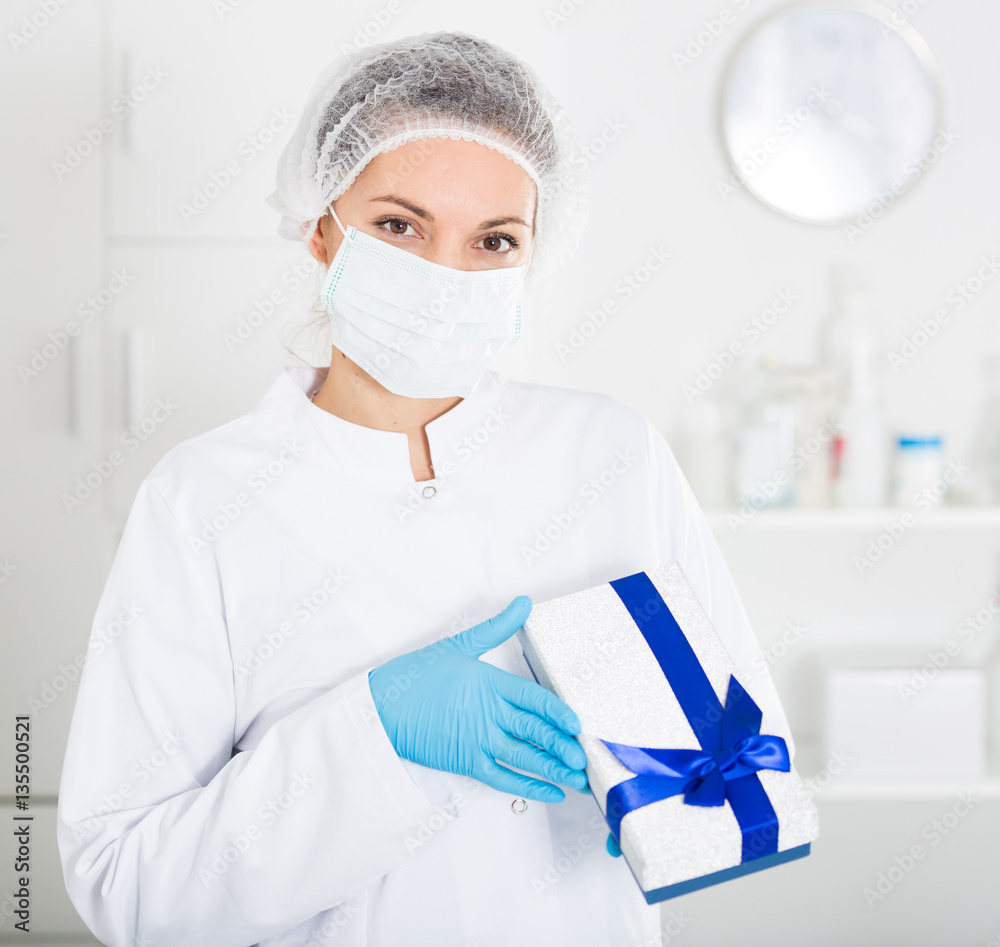 Naklejka premium Finnish nurse at work