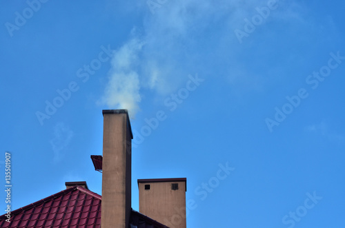 Biały dym z komina photo