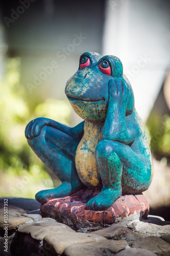 Statuette of a green frog © kaminov74