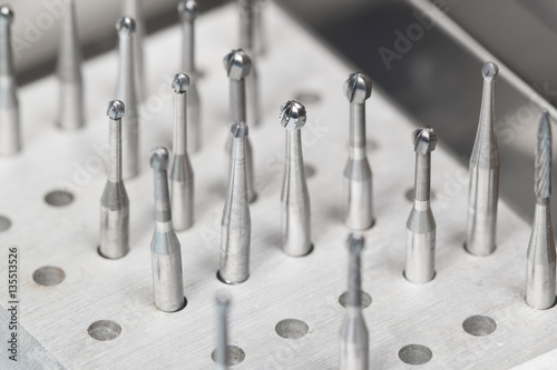Different dental drill heads
