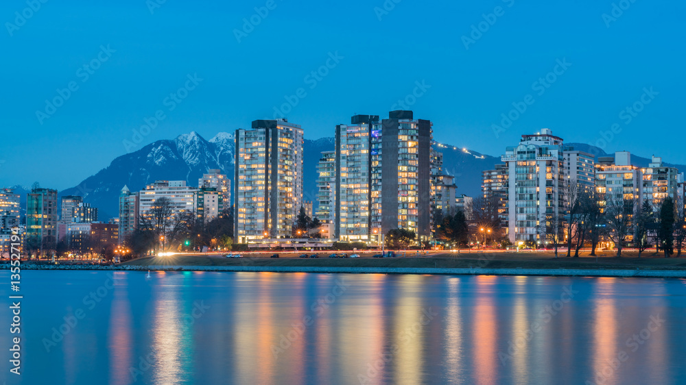 Fototapeta premium downtown Vancouver Canada and reflections